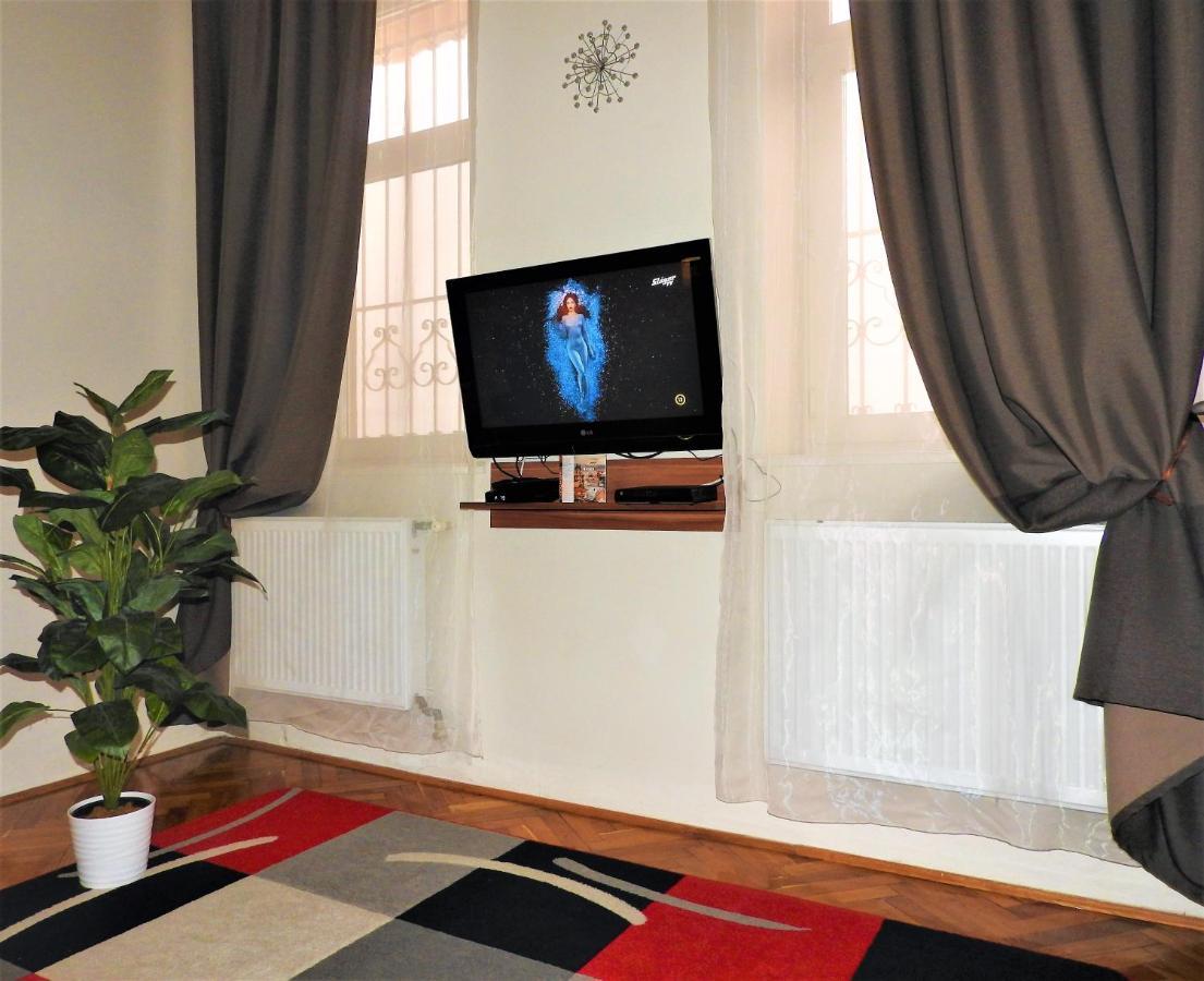 Nora Studio Apartman - Eger Exterior photo